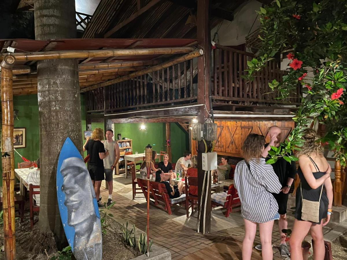 Hostal Moai Montañita Zewnętrze zdjęcie