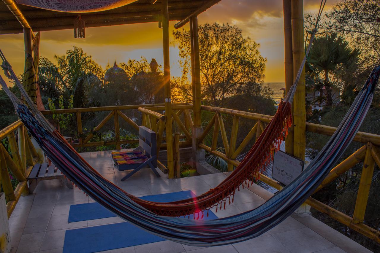 Hostal Moai Montañita Zewnętrze zdjęcie