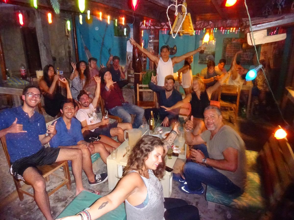 Hostal Moai Montañita Zewnętrze zdjęcie